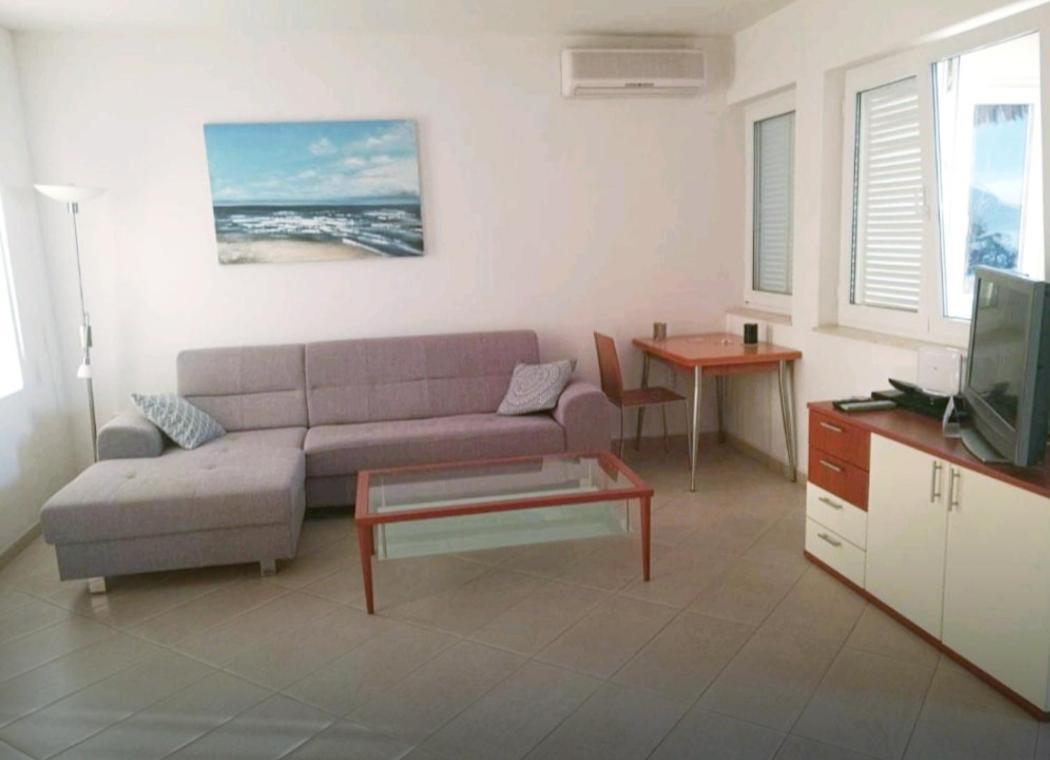 Apartment Diwa Брела Экстерьер фото