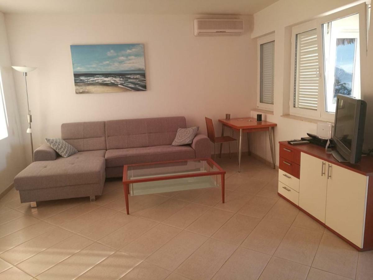 Apartment Diwa Брела Экстерьер фото